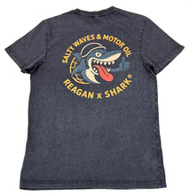 Charger l&#39;image dans la galerie, Tee Reagan x shark © Salty Waves black