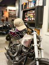 Charger l&#39;image dans la galerie, Reagan x shark © Salty waves Motor Oil khaki