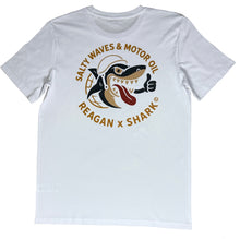 Carica l'immagine nel visualizzatore di Gallery, Tee Reagan x shark © Salty Waves white