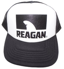 Load image into Gallery viewer, Reagan © trucker cap - Lucky shark black