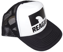 Load image into Gallery viewer, Reagan © trucker cap - Lucky shark black